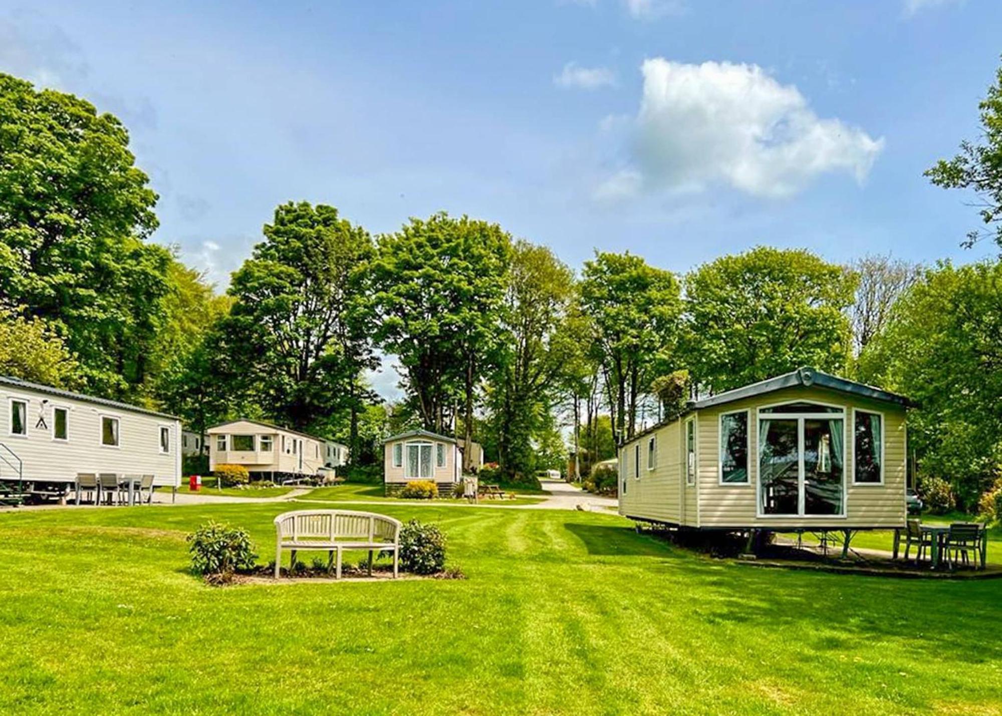 Woodovis Park Hotel Tavistock  Buitenkant foto